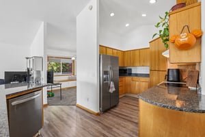 Sunnyside Dr-S2210-031.jpg