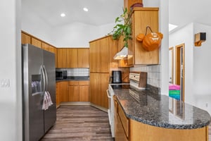 Sunnyside Dr-S2210-032.jpg