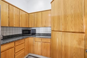Sunnyside Dr-S2210-034.jpg
