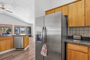 Sunnyside Dr-S2210-037.jpg