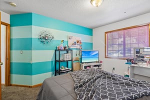 Sunnyside Dr-S2210-042.jpg