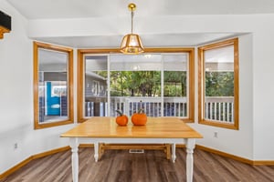 Sunnyside Dr-S2210-047.jpg