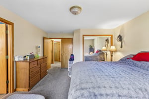 Sunnyside Dr-S2210-056.jpg