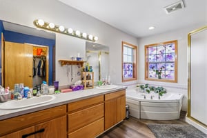 Sunnyside Dr-S2210-057.jpg