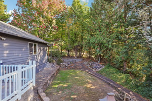 Sunnyside Dr-S2210-078.jpg