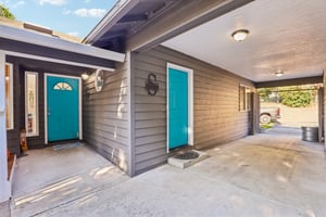 Sunnyside Dr-S2210-083.jpg