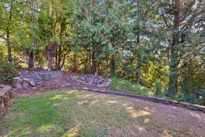 Sunnyside Dr-S2210-086.jpg