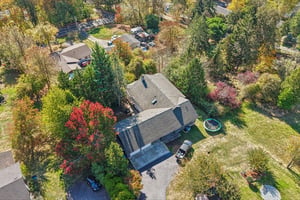 Sunnyside Dr-S2210-098.jpg