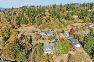 Sunnyside Dr-S2210-111.jpg