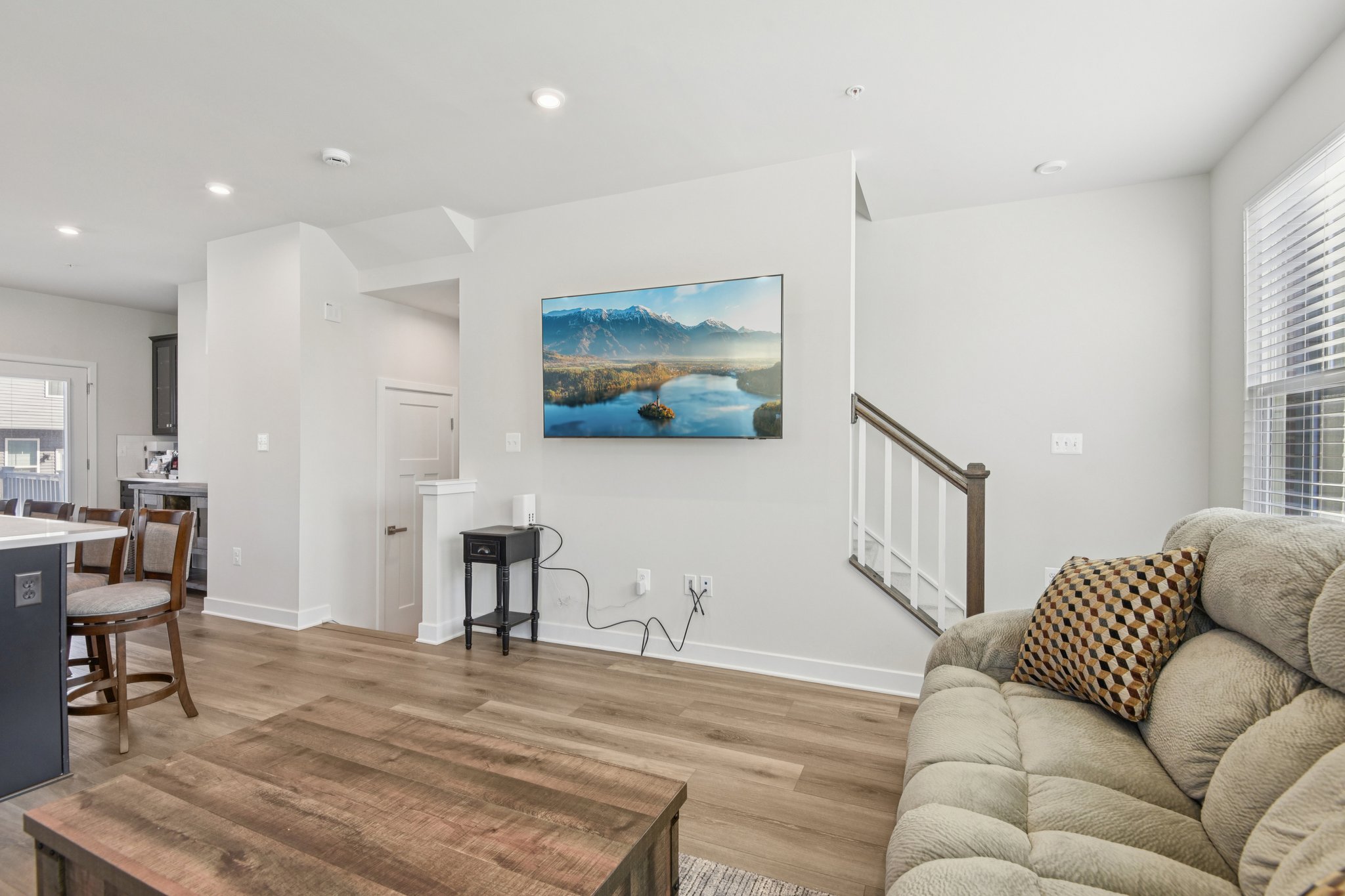 Woodgate Cir-S1704-007.jpg