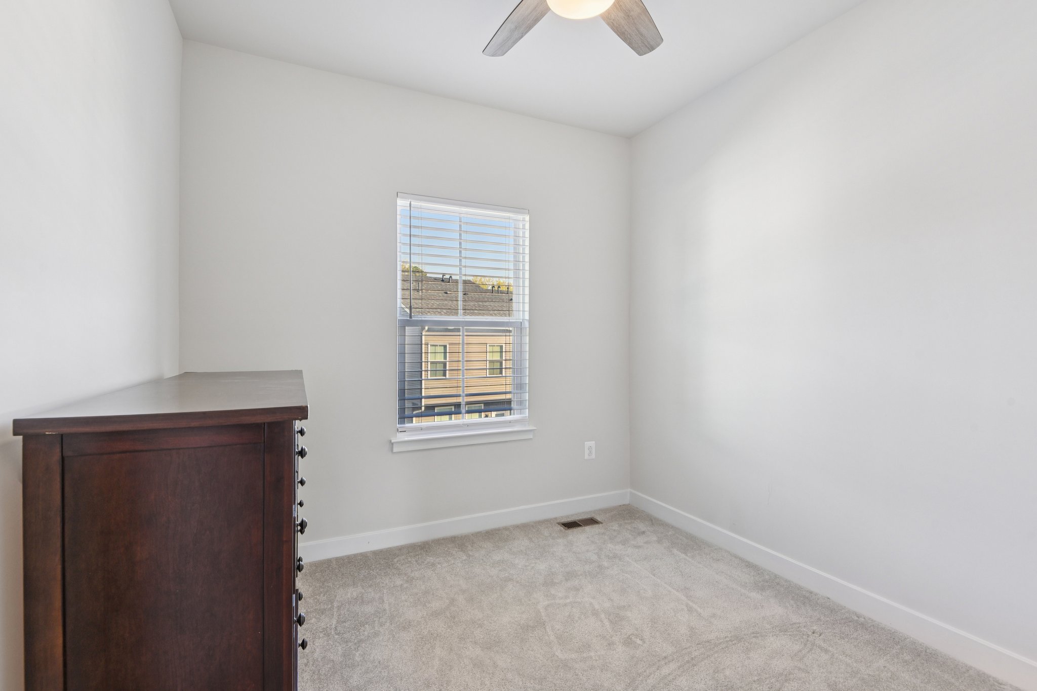 Woodgate Cir-S1704-023.jpg