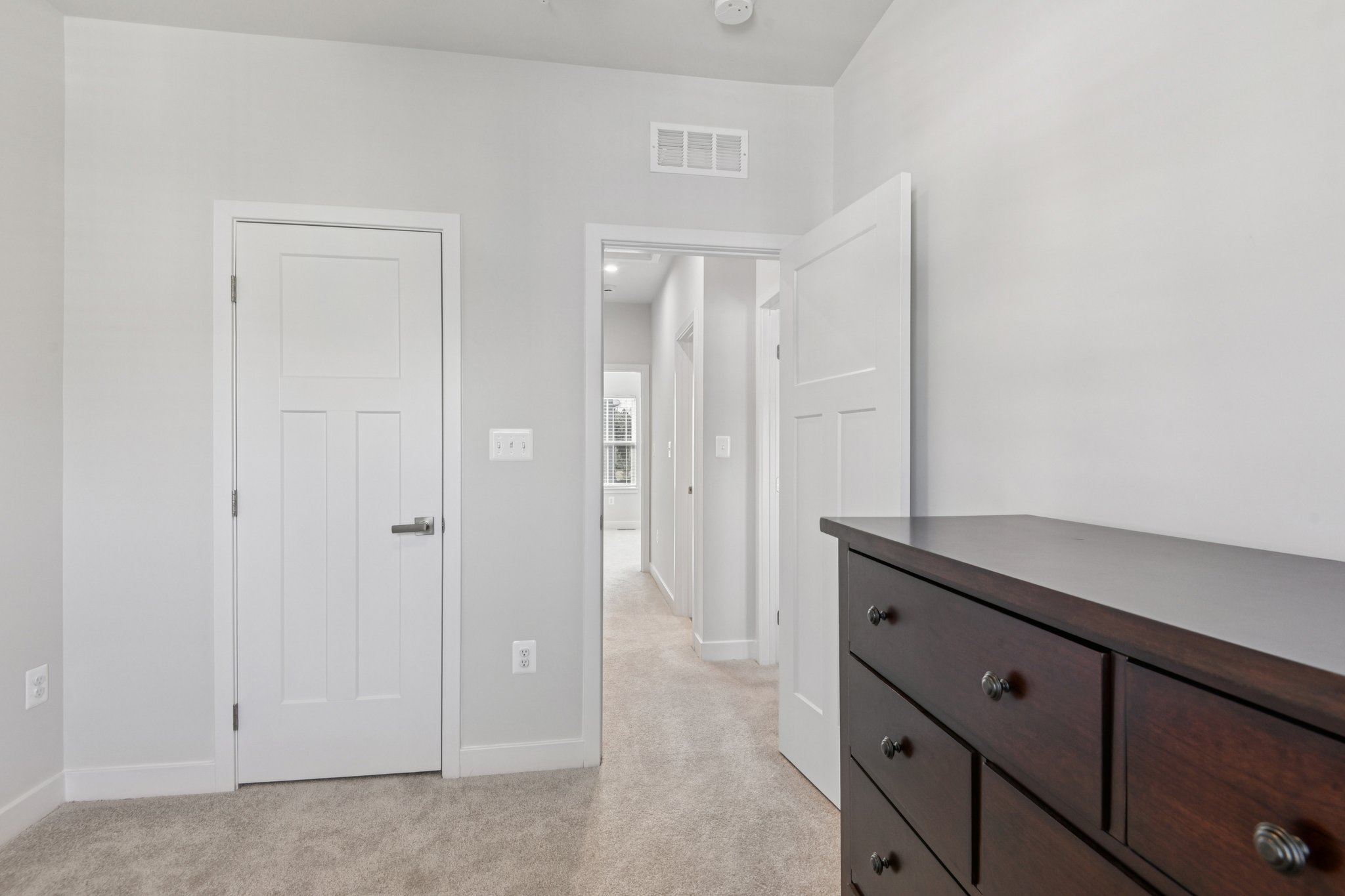 Woodgate Cir-S1704-024.jpg