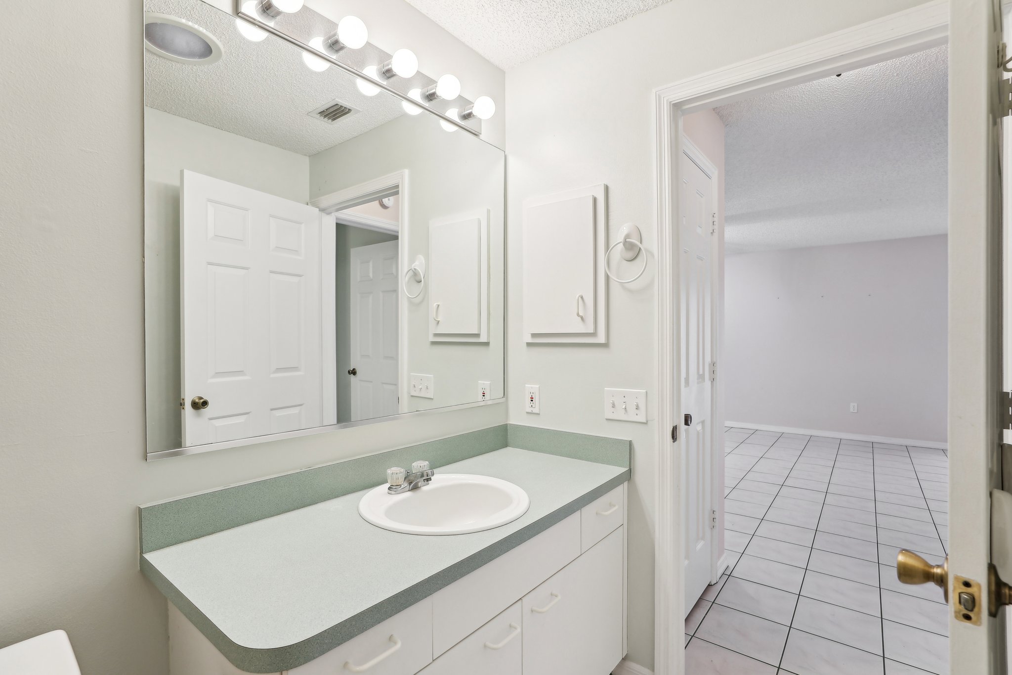 La Jolla Cir-020.jpg