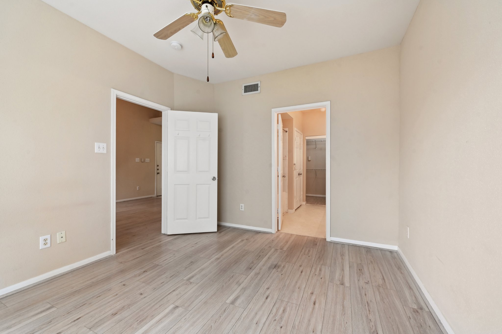 Old Spanish Trl apt 7306-0305-014.jpg
