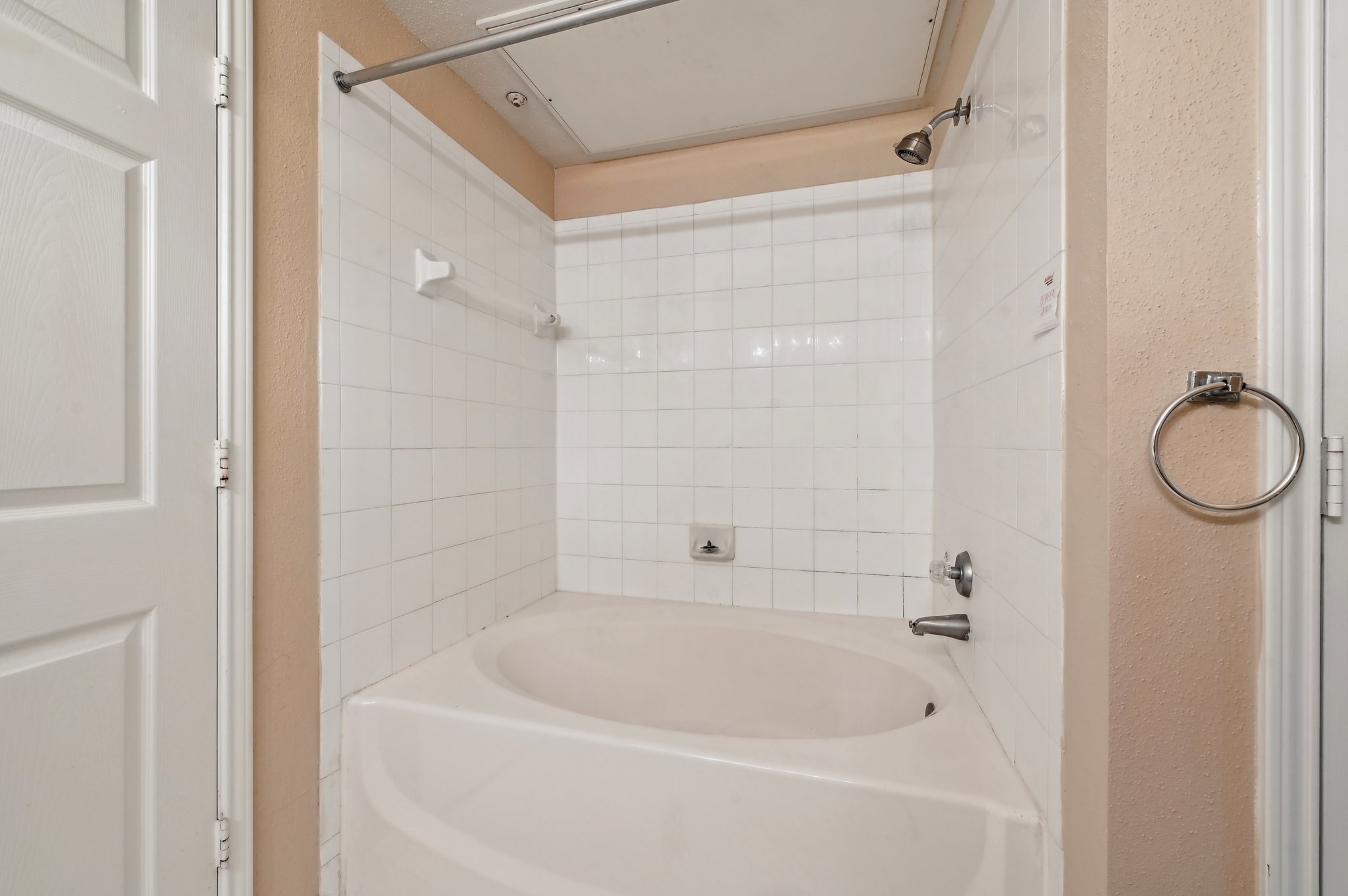 Old Spanish Trl apt 7306-0305-017.jpg