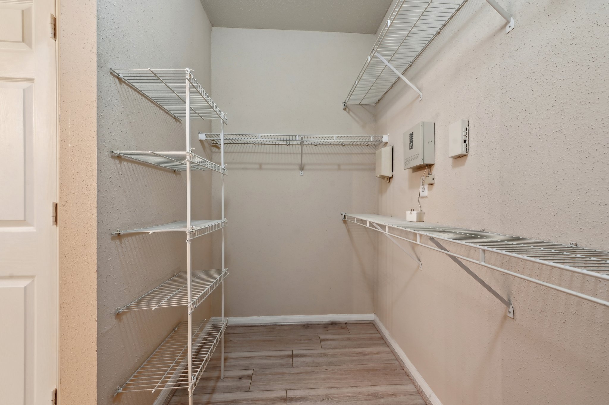 Old Spanish Trl apt 7306-0305-019.jpg