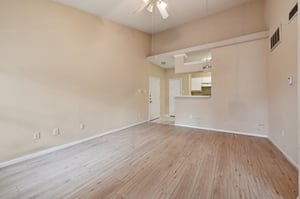 Old Spanish Trl apt 7306-0305-005.jpg