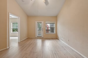 Old Spanish Trl apt 7306-0305-007.jpg