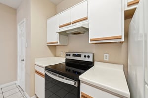 Old Spanish Trl apt 7306-0305-011.jpg