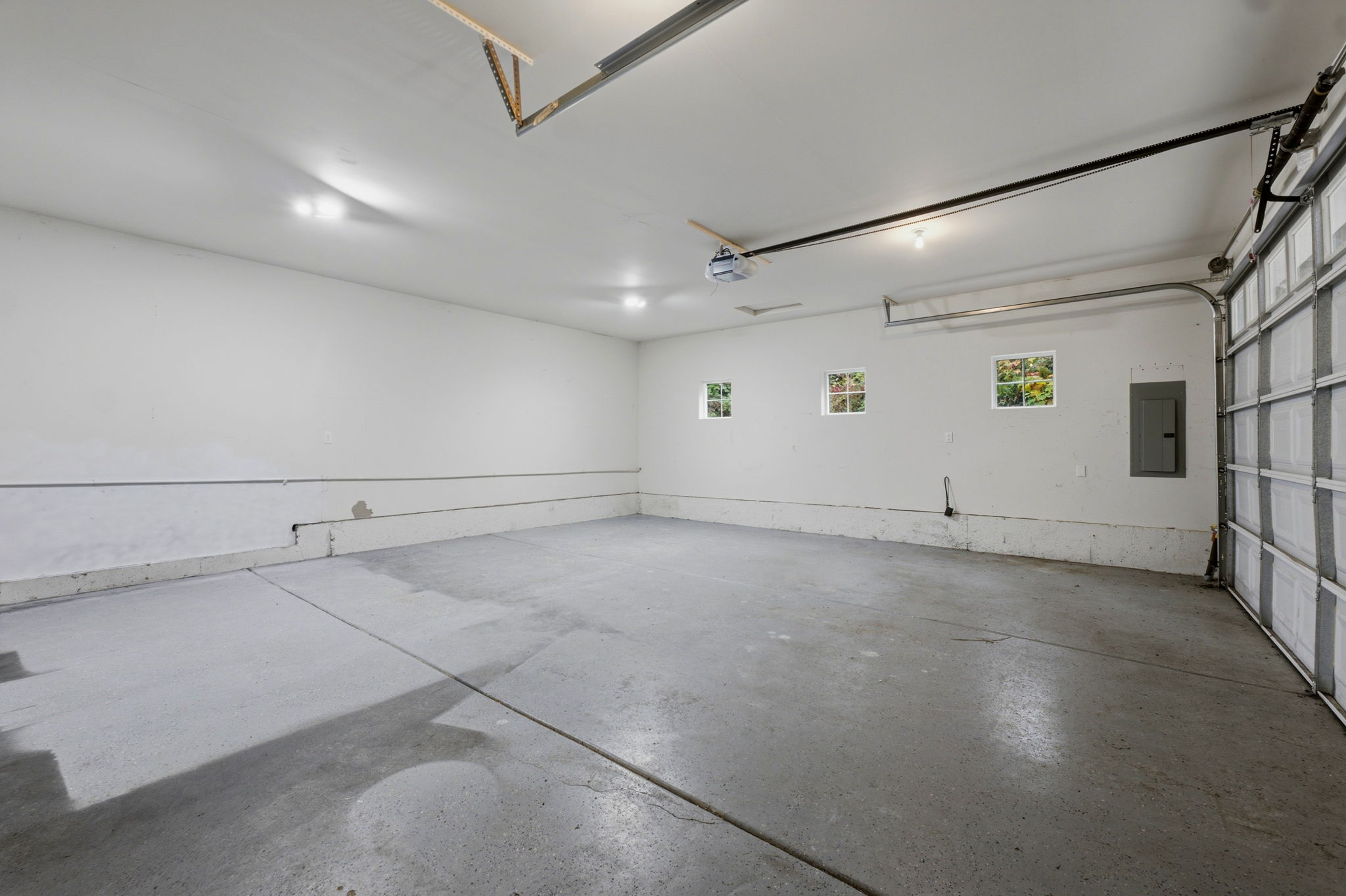 Garage with epoxy flake coated floor