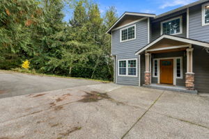 Large turnaround driveway