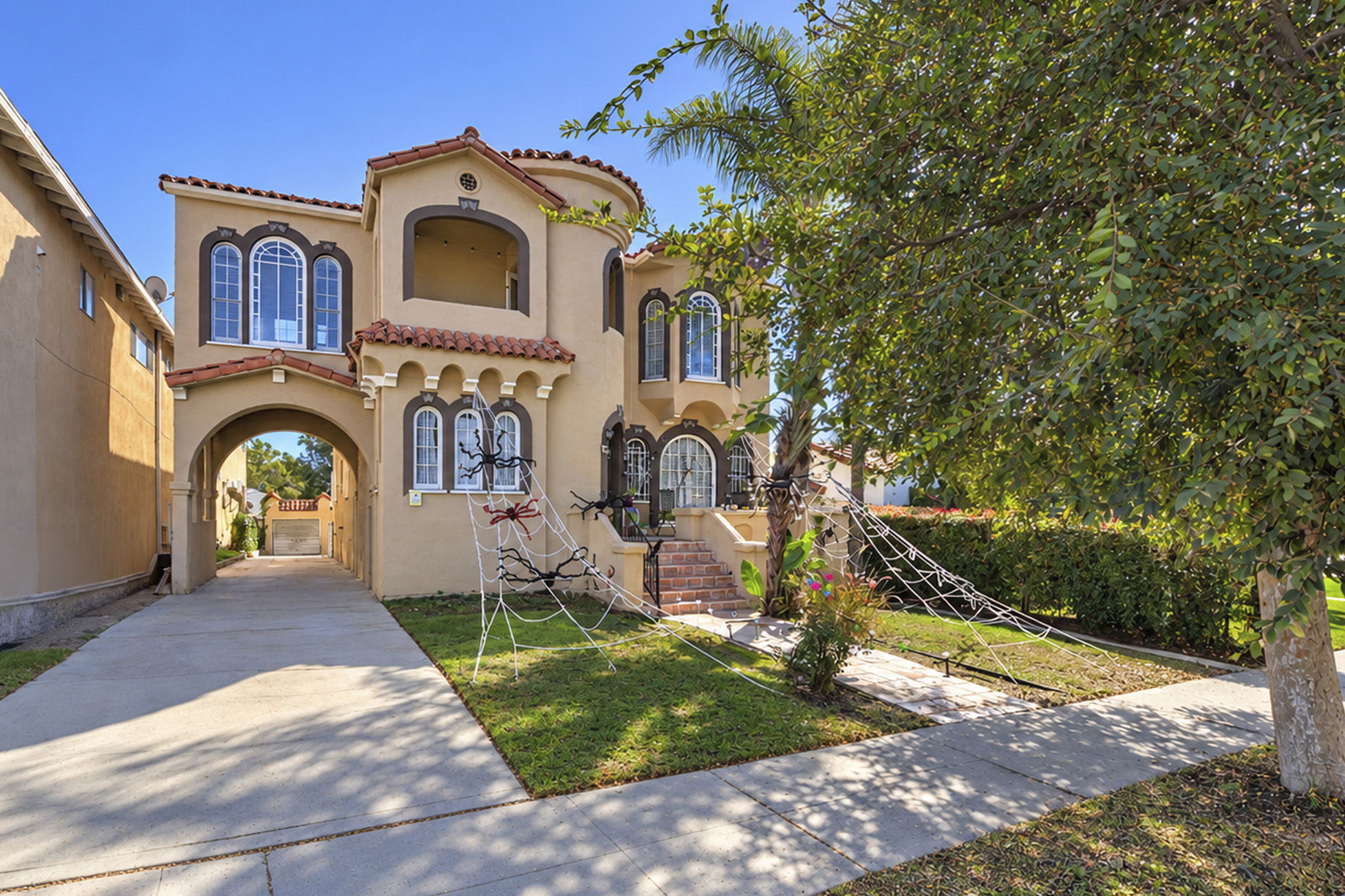 1330 S Ridgeley Dr, Los Angeles, CA 90019 | Pro Image RE House & Drone Photography
