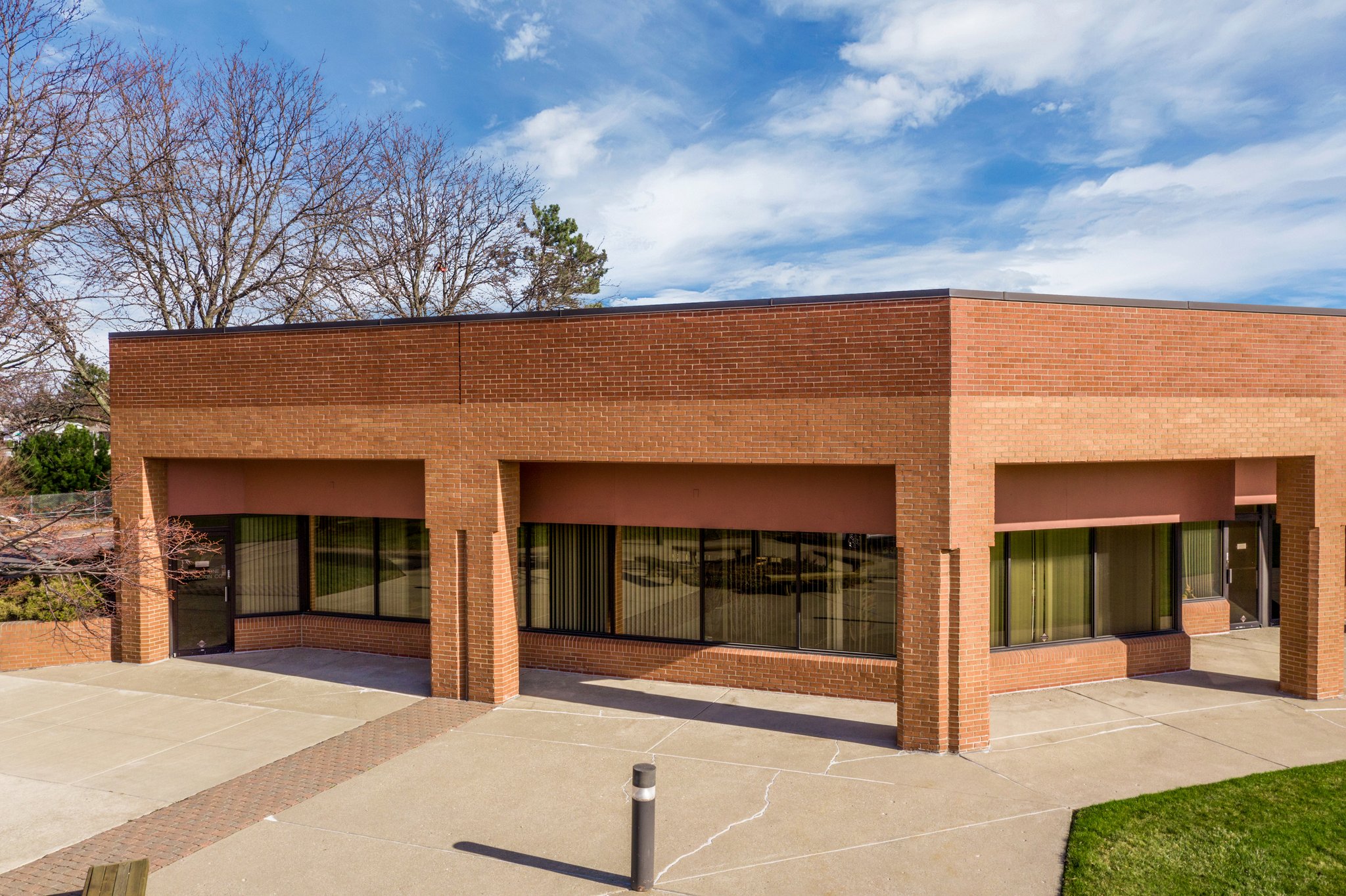 13300 E Eleven Mile Rd, Warren, MI 48089 Stylish Detroit