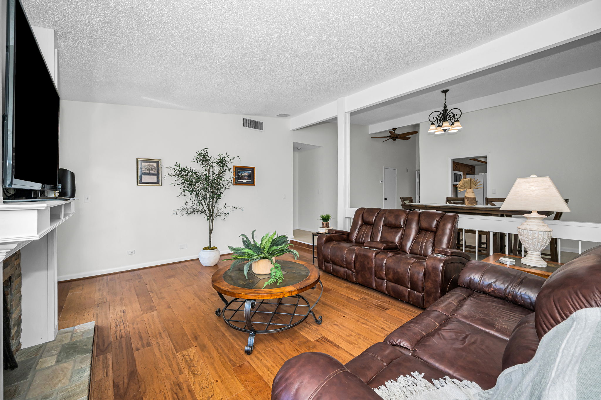 Living Room12