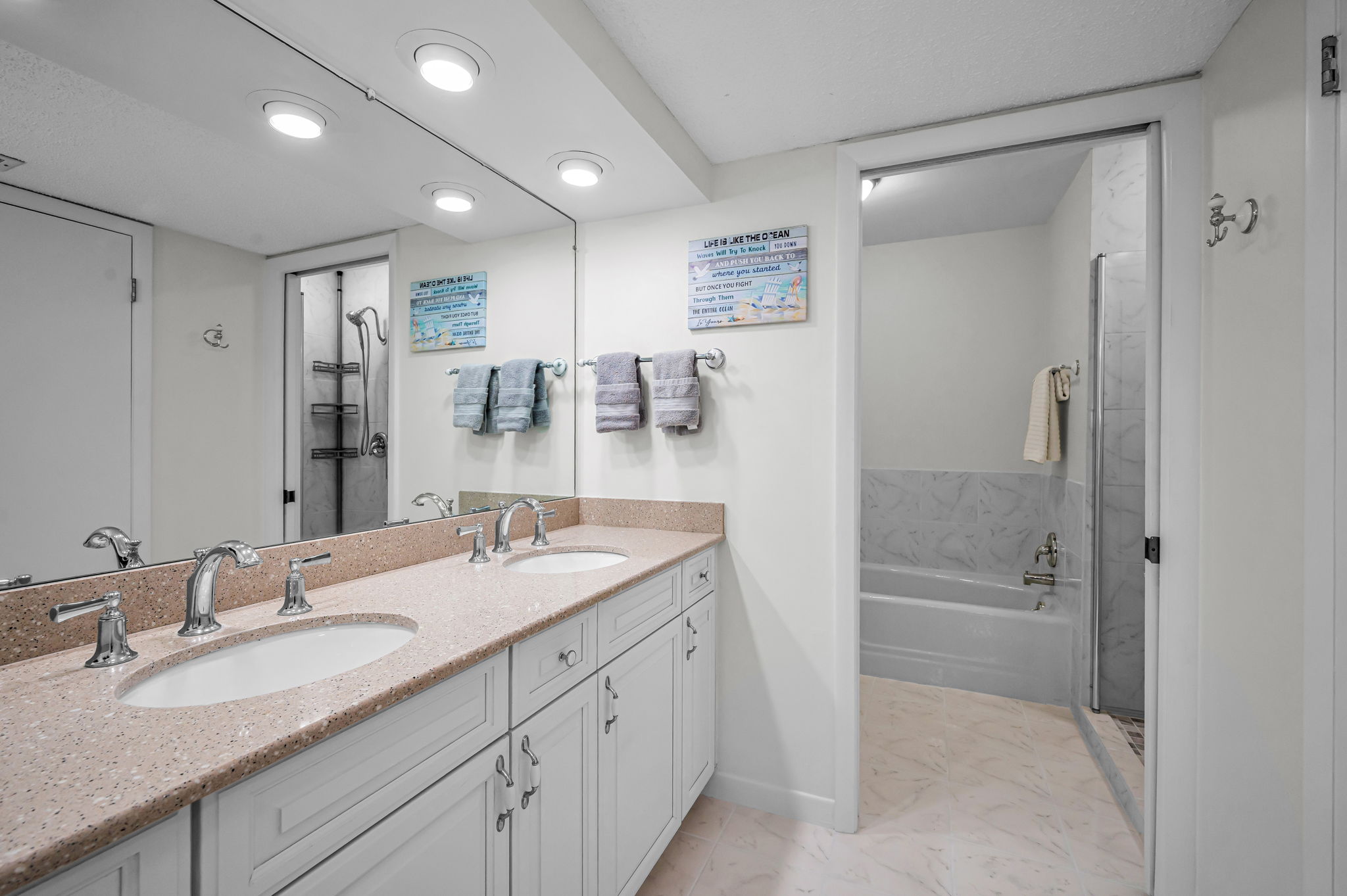 Primary Bathroom10a