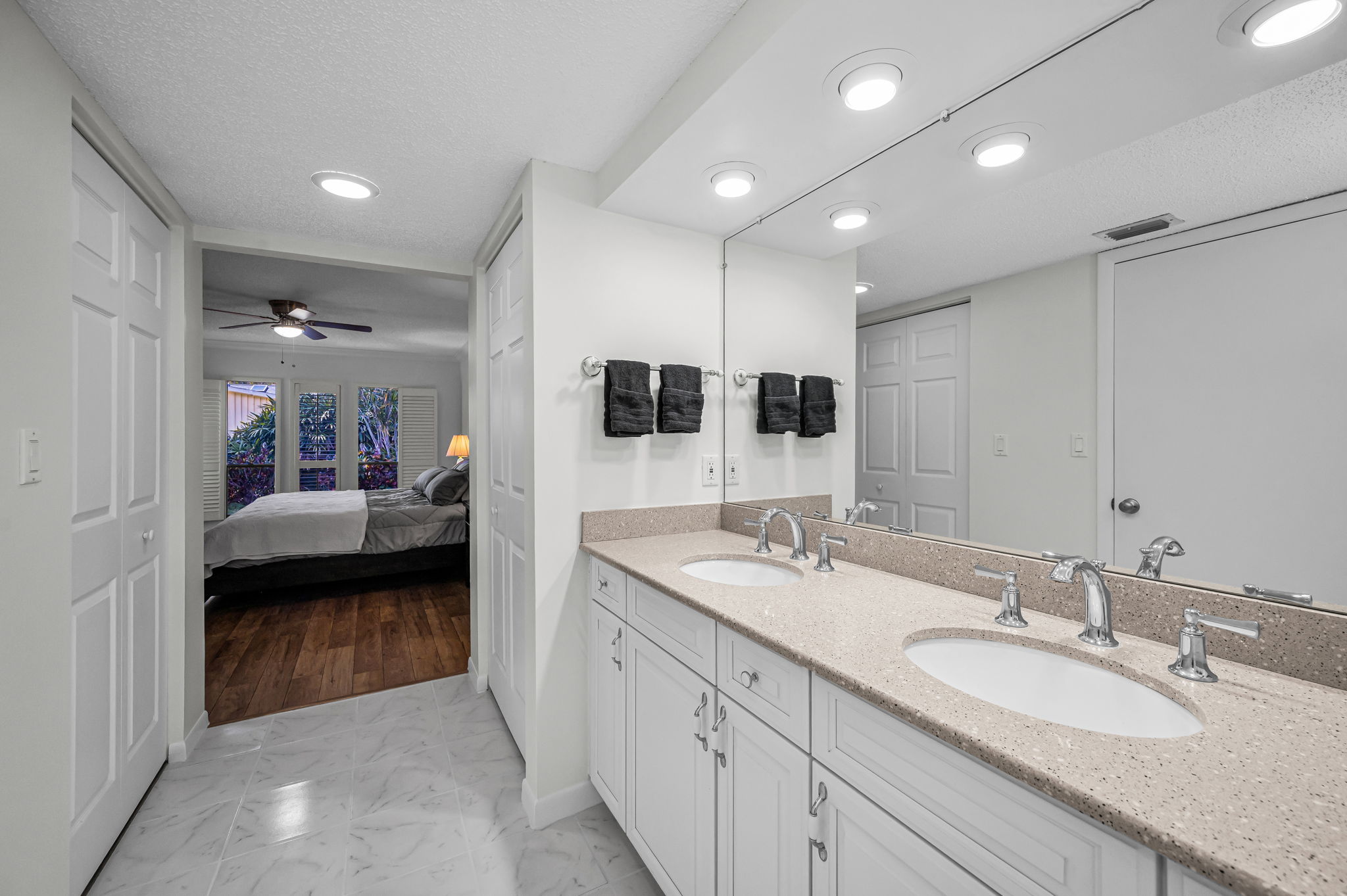 Primary Bathroom10d