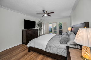 Primary Bedroom10b
