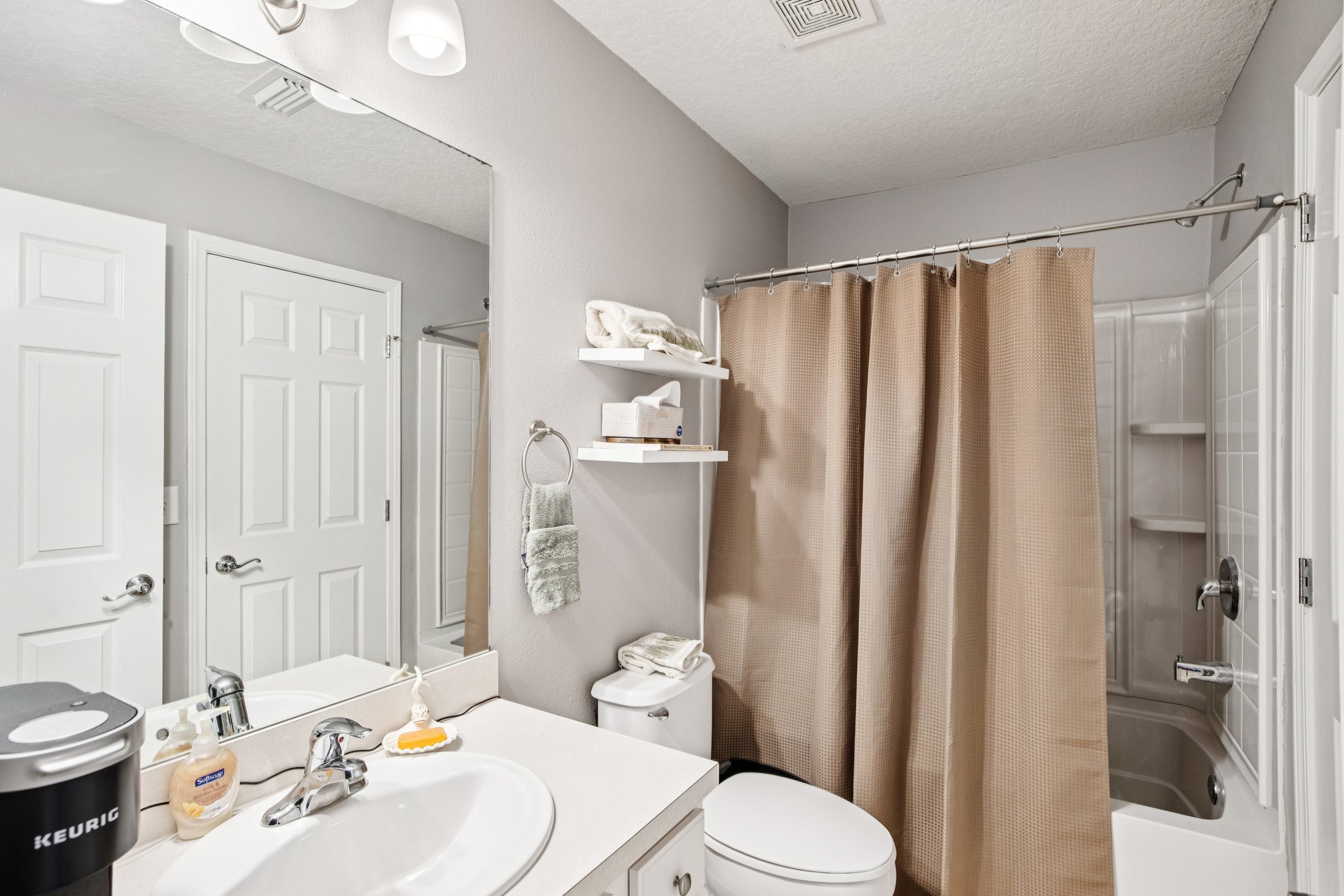 Stone Pond Dr-1306-030.jpg