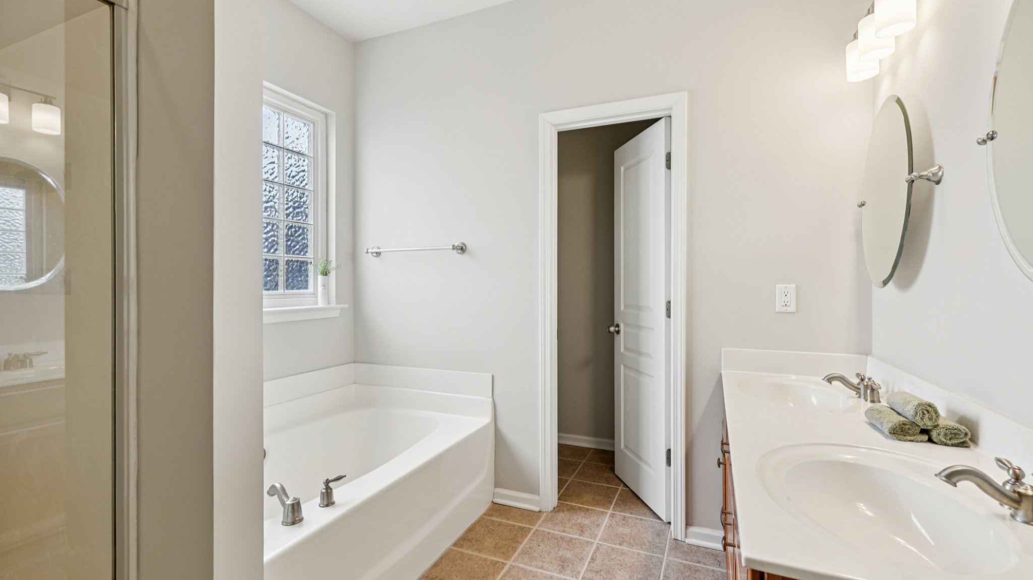 Centerview Ln-S0212-036.jpg