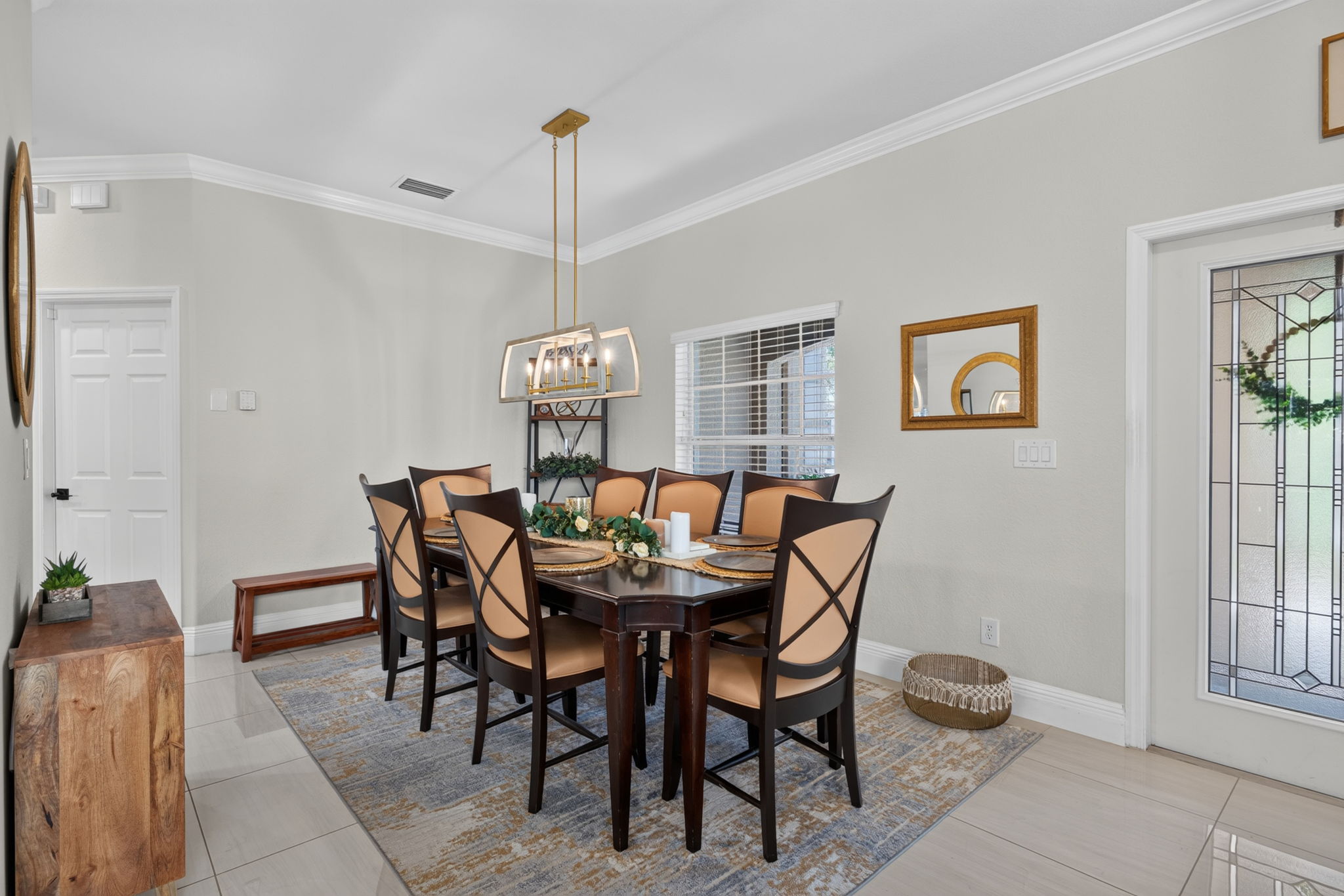 Dining Room 2 of 2