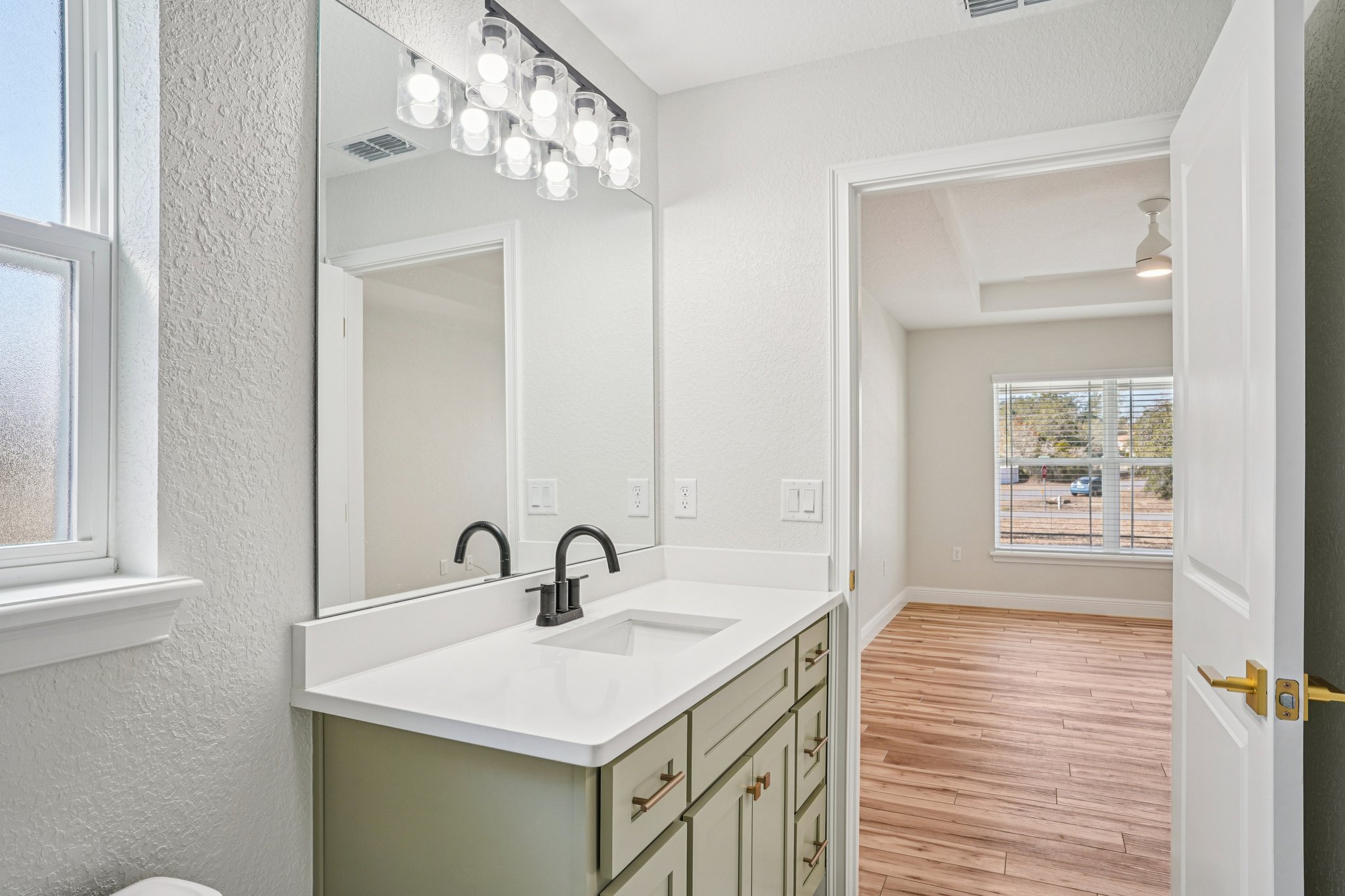 SW 33rd Ct-S1402-026.jpg