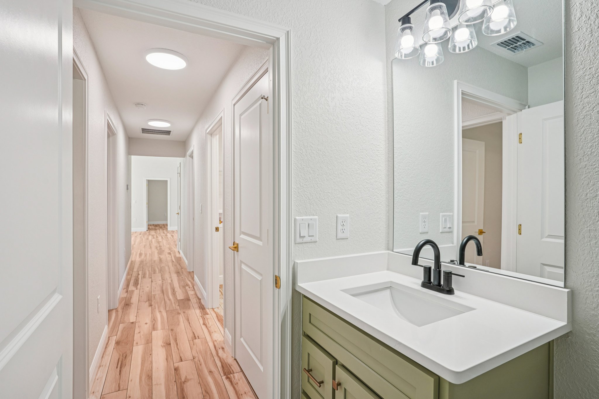 SW 33rd Ct-S1402-035.jpg