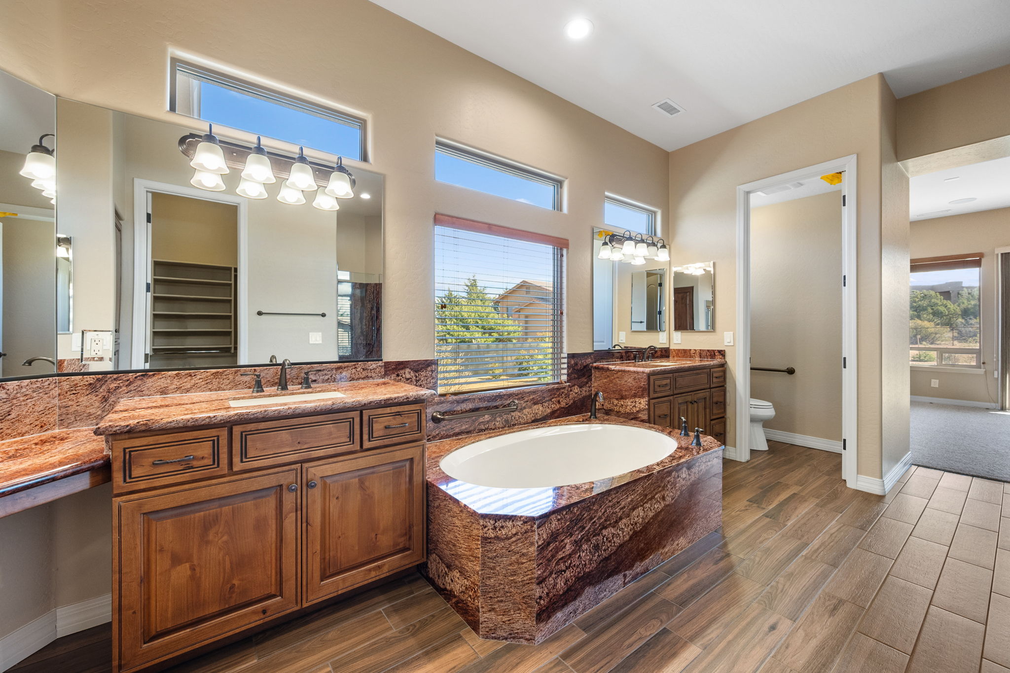 Primary Bathroom (4)