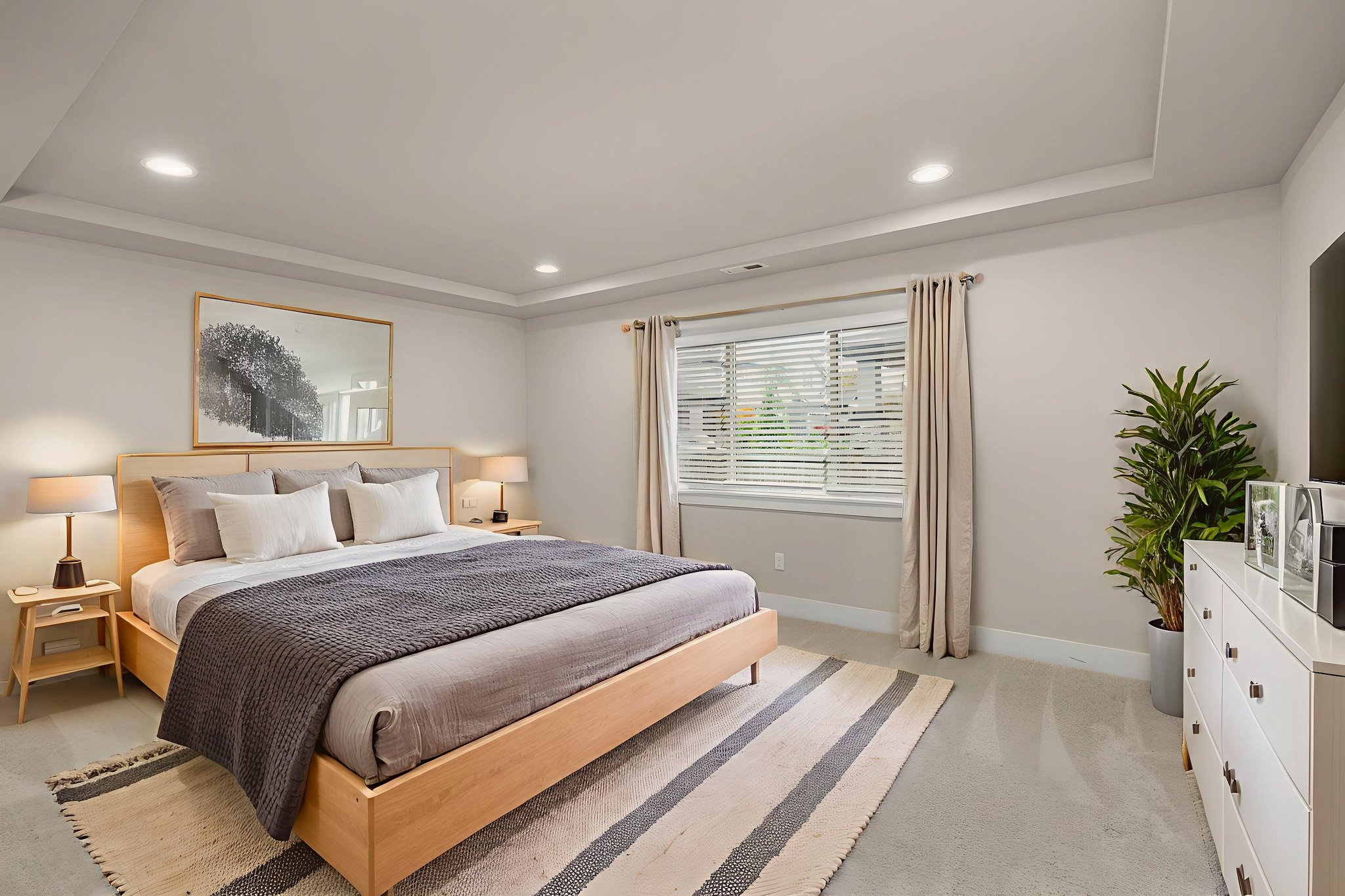 ES9A7217 virtually staged.jpeg