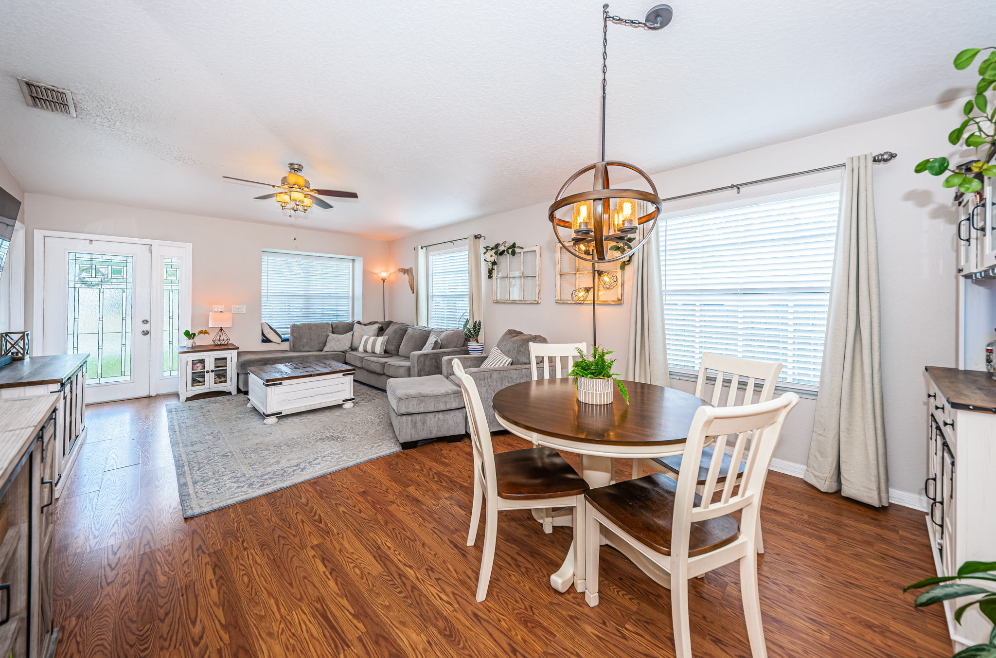 Dining Room4