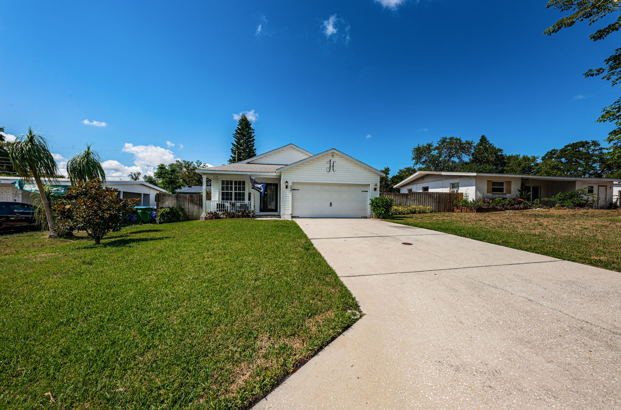 Front Exterior4