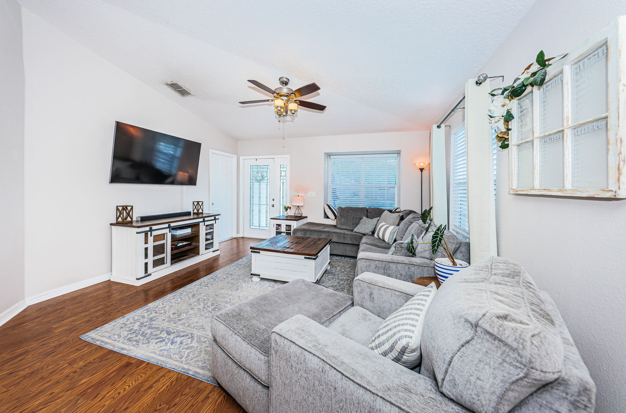 Living Room2