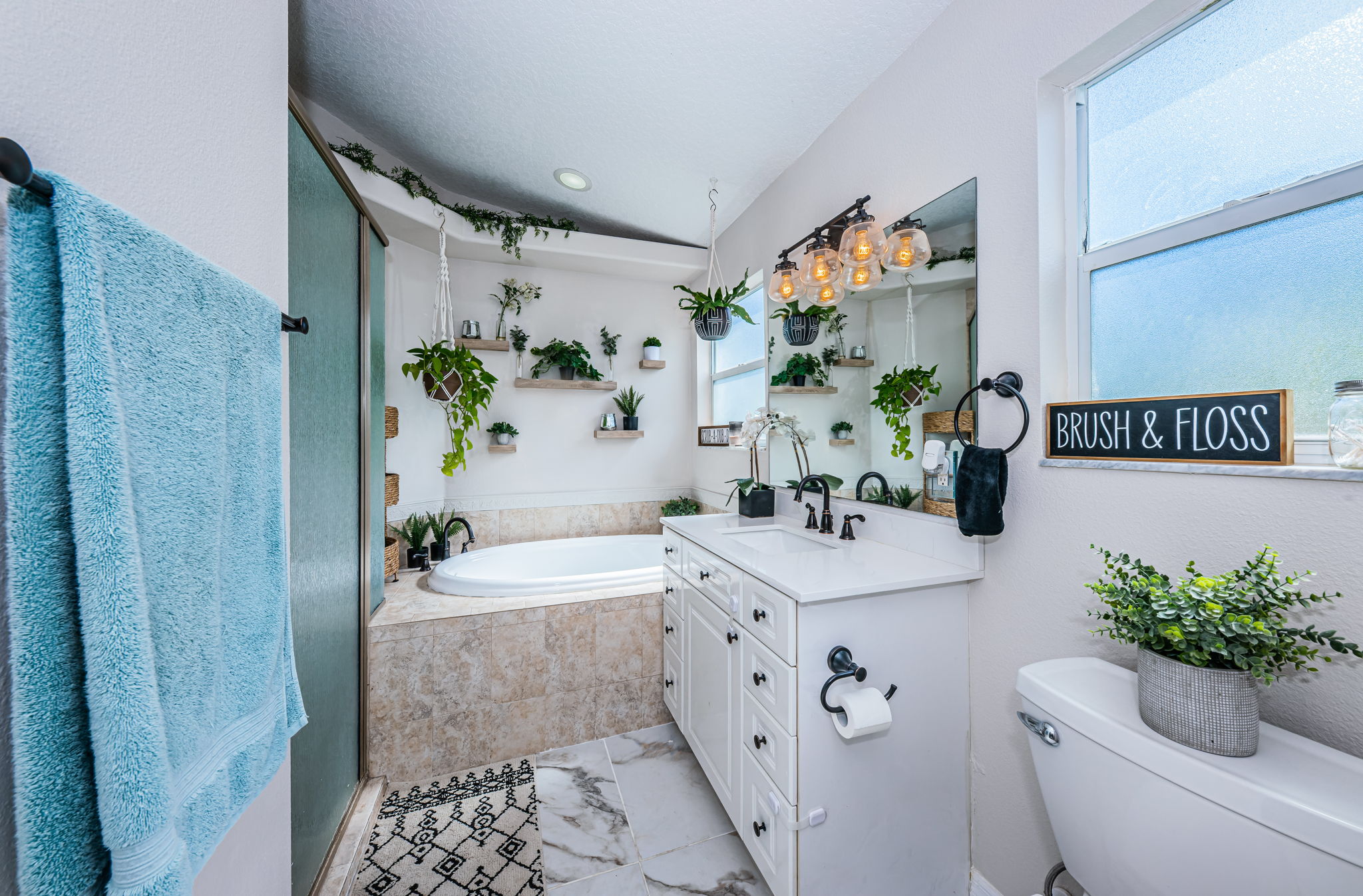 Master Bathroom1a