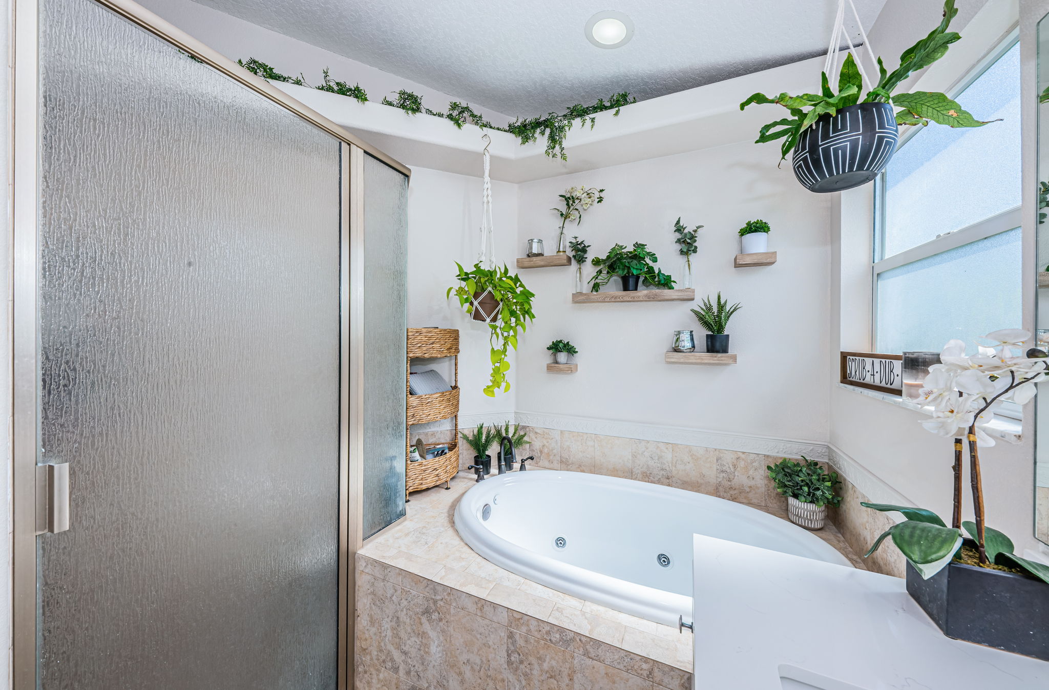 Master Bathroom1c