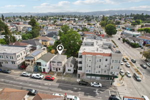 E 15th St-0606-012