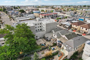 E 15th St-0606-022