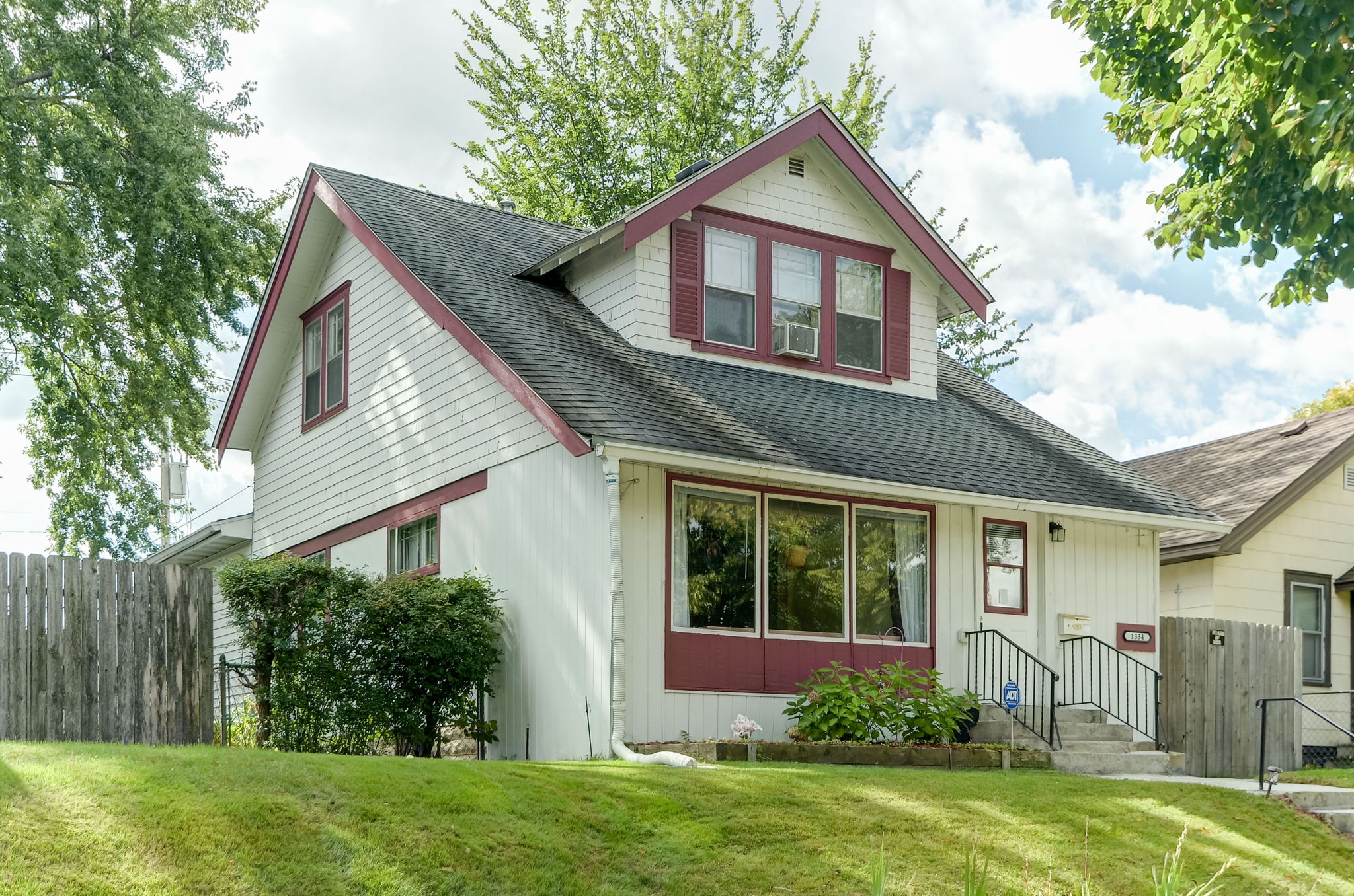1334 Lafond Ave, St Paul, MN 55104 Red Pine Photography