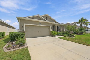 Front Exterior5