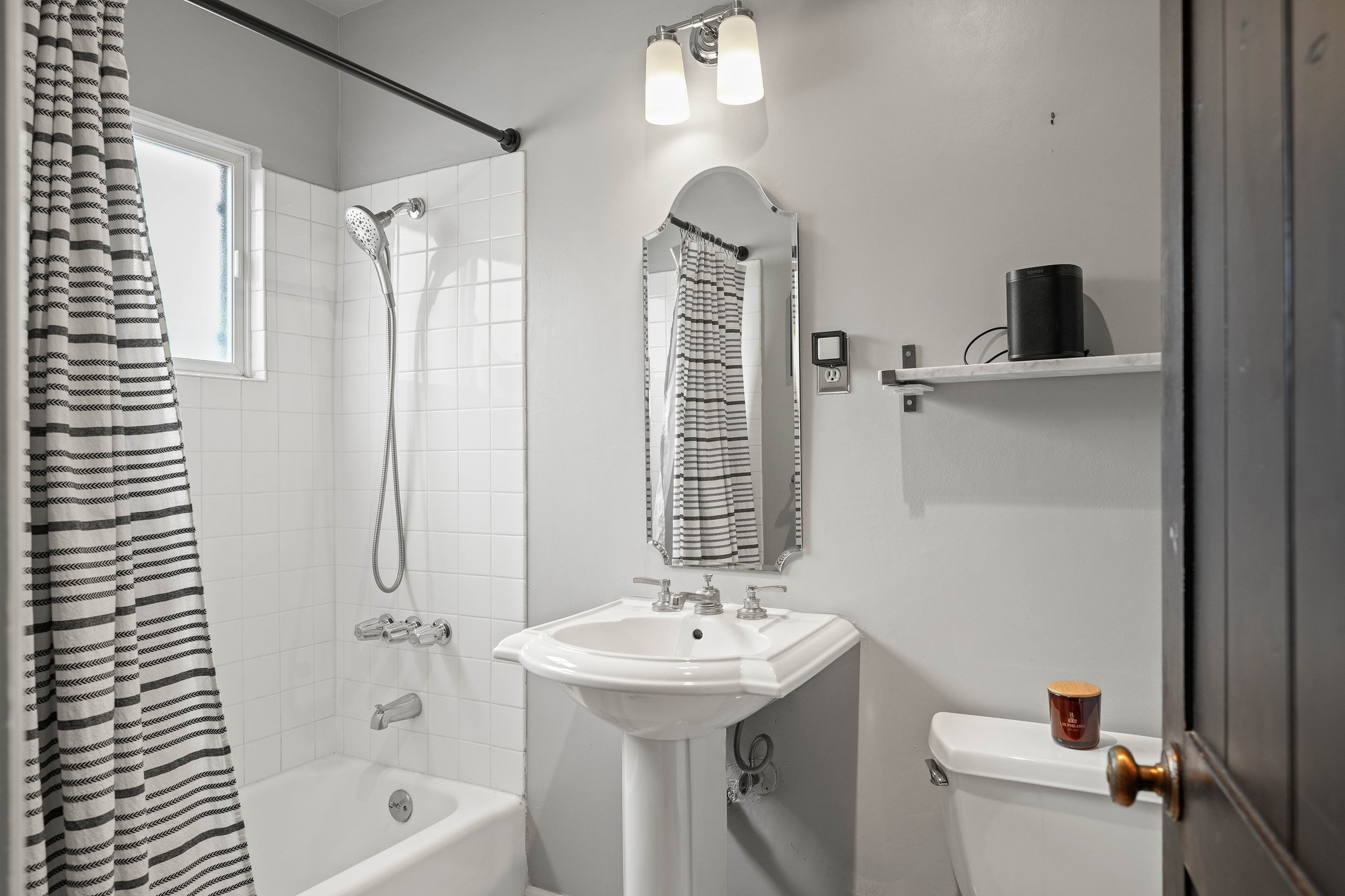 1335 N Fairfax Avenue 7-21.jpg