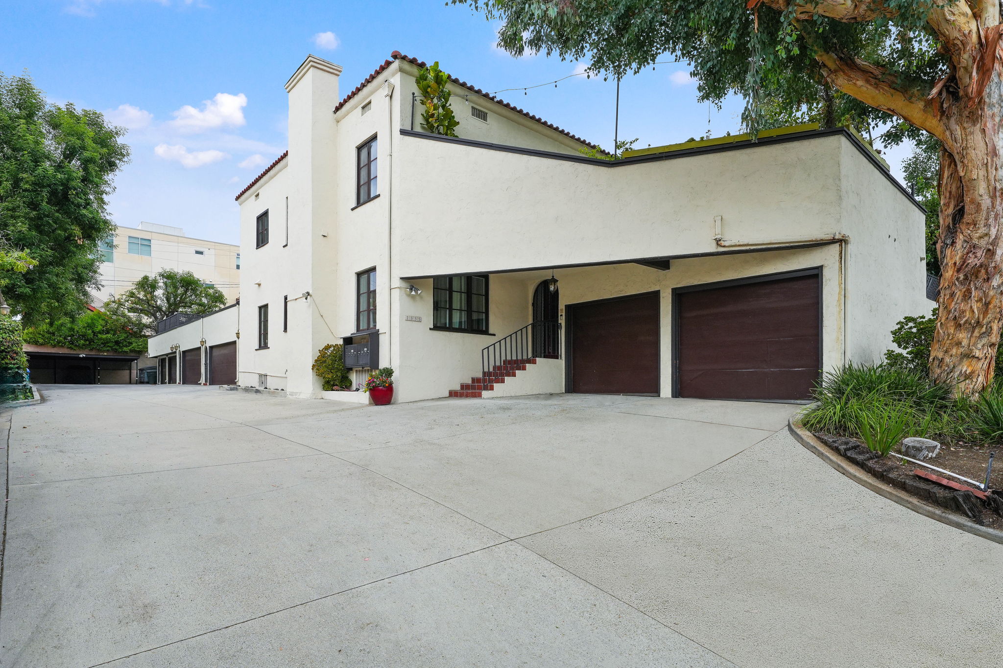 1335 N Fairfax Avenue 7-1