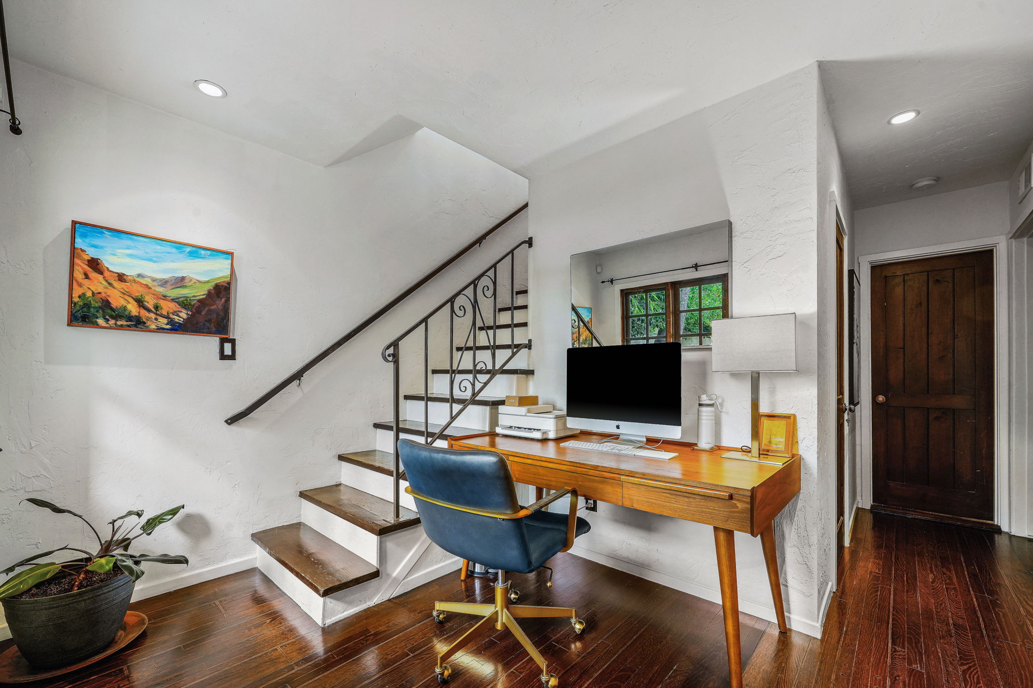 1335 N Fairfax Avenue 7-4